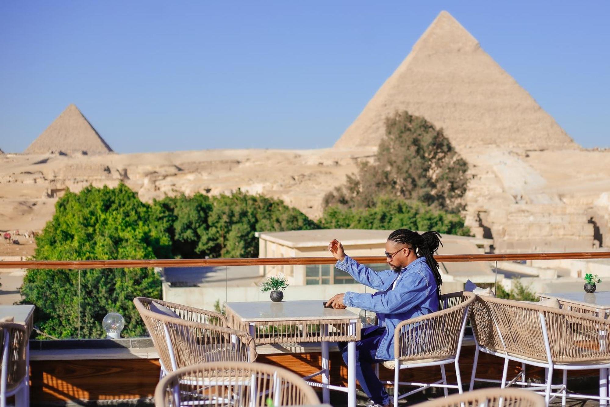 Tree Lounge Pyramids View Inn , Sphinx Giza Kafret el-Gabal Екстериор снимка