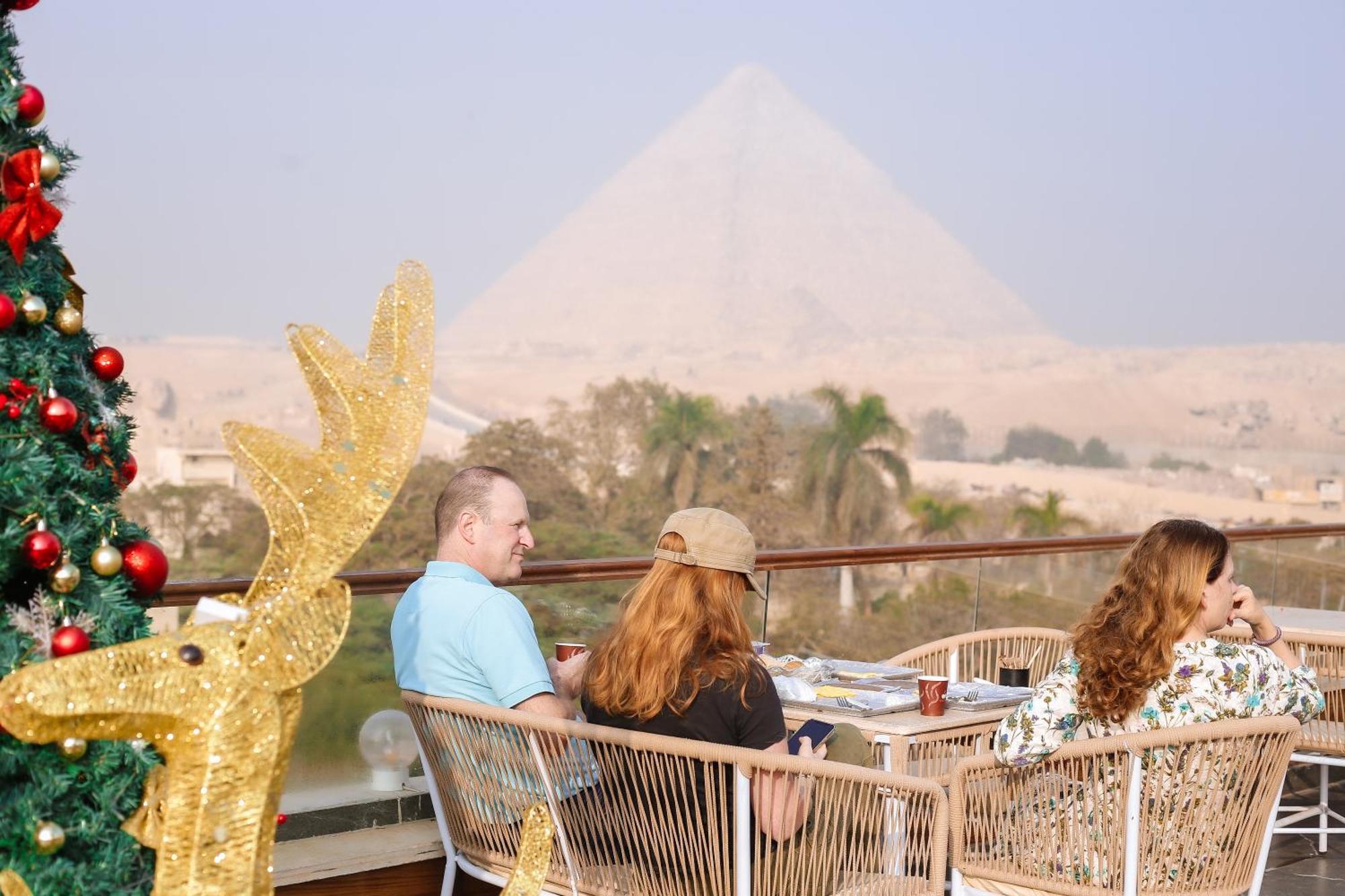 Tree Lounge Pyramids View Inn , Sphinx Giza Kafret el-Gabal Екстериор снимка