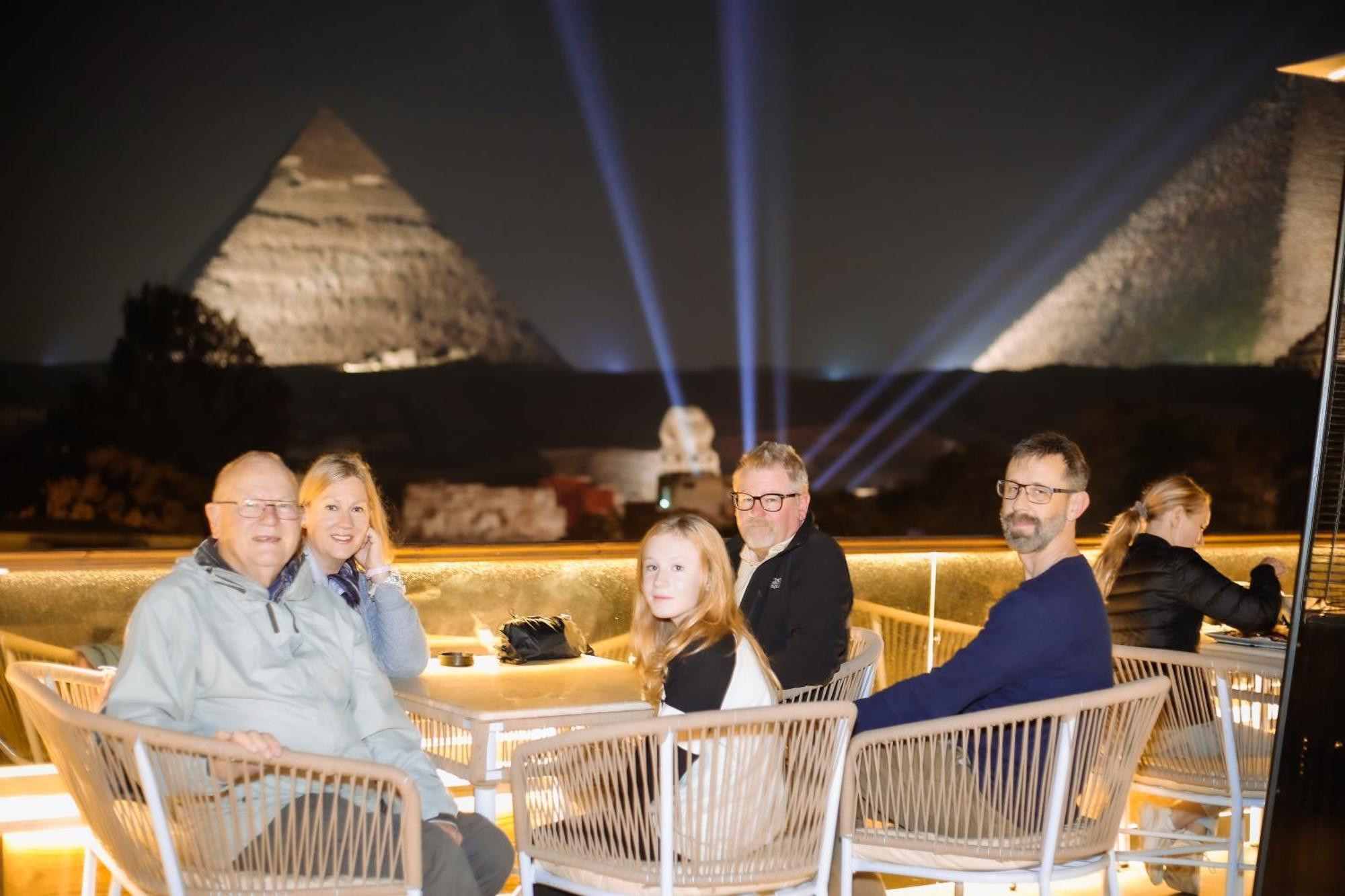Tree Lounge Pyramids View Inn , Sphinx Giza Kafret el-Gabal Екстериор снимка