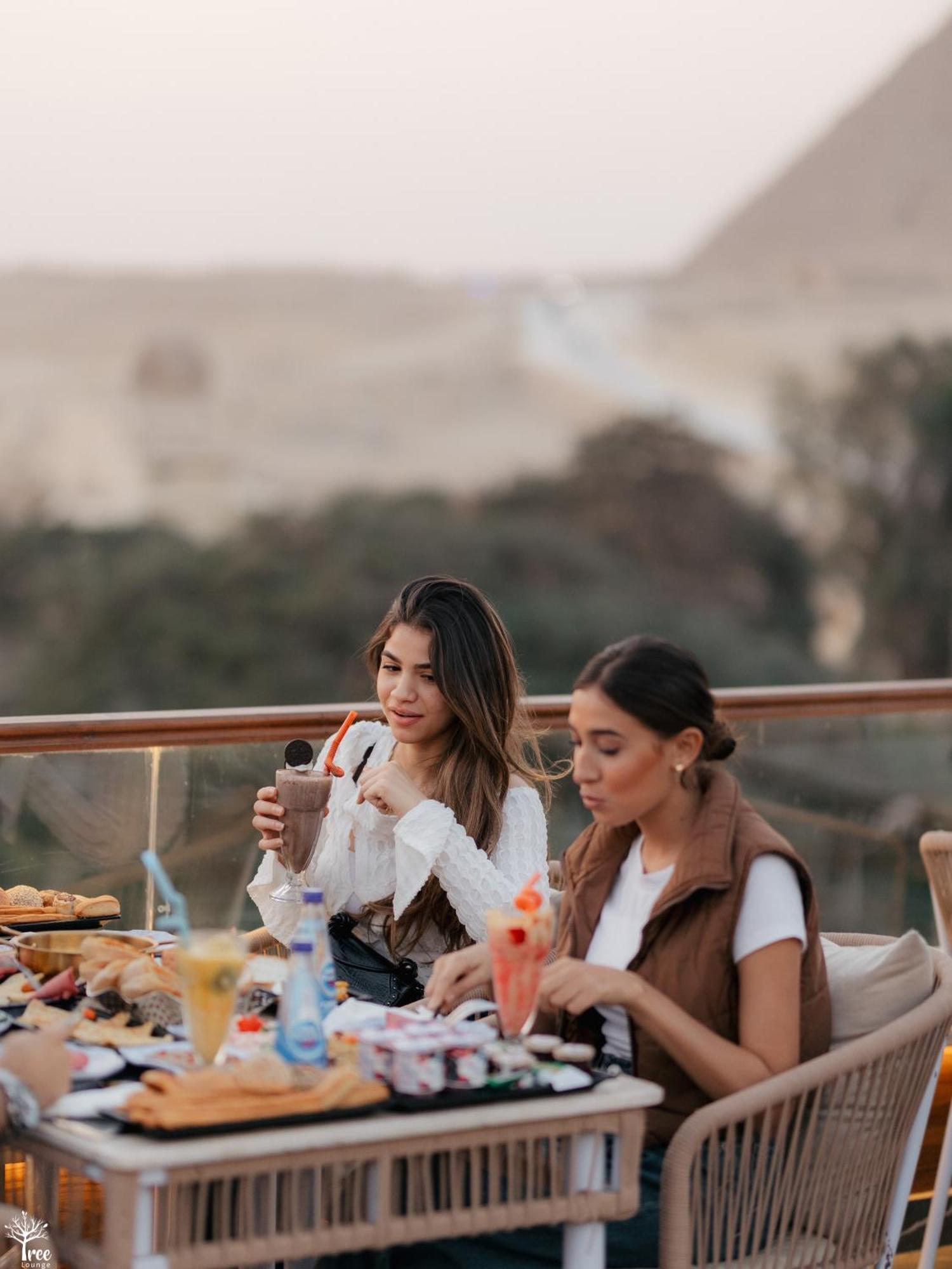 Tree Lounge Pyramids View Inn , Sphinx Giza Kafret el-Gabal Екстериор снимка