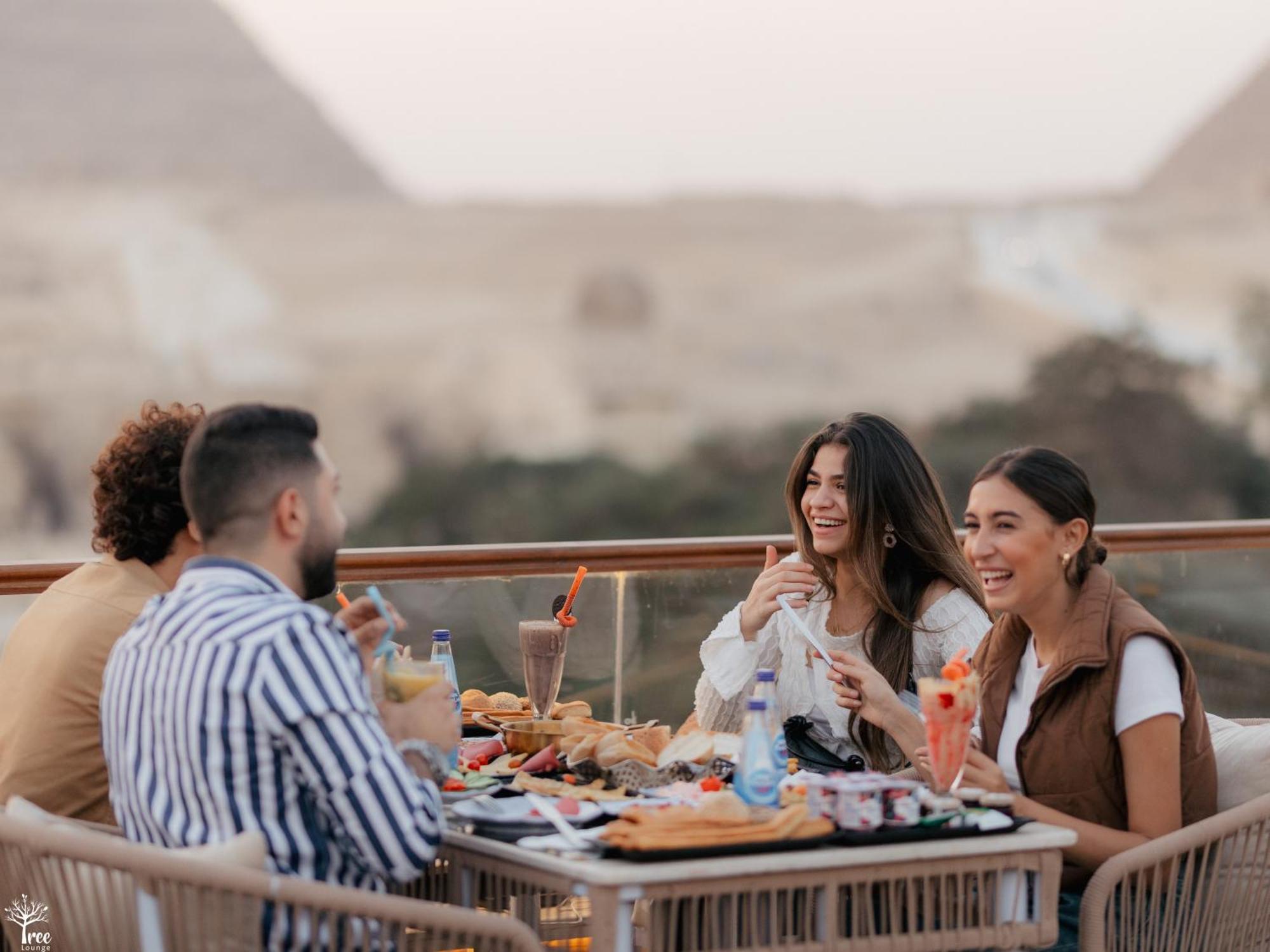 Tree Lounge Pyramids View Inn , Sphinx Giza Kafret el-Gabal Екстериор снимка